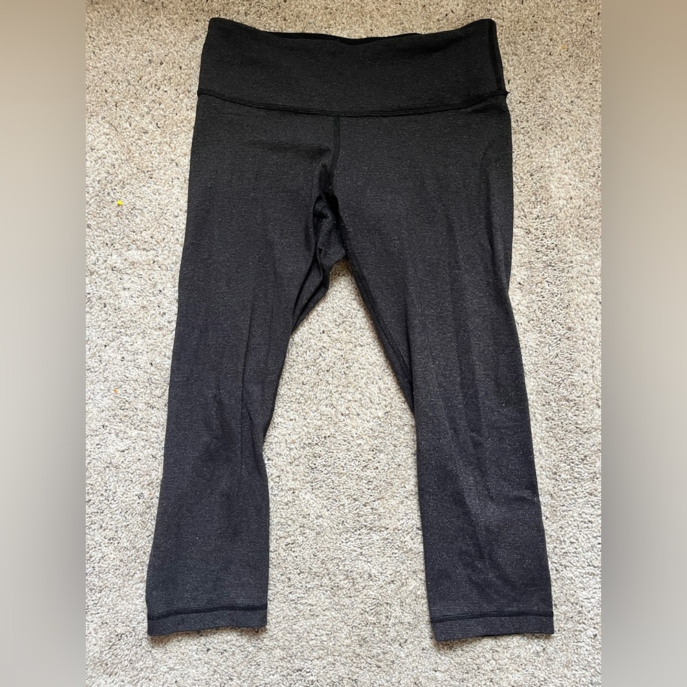 Lululemon Wunder Under Crops low-ish rise -size 6-